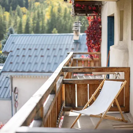 2 Pieces Avec Balcon & Parking A 300m Des Pistes - Piscine, Wi-fi Et Jardin - Fr-1-762-13 *